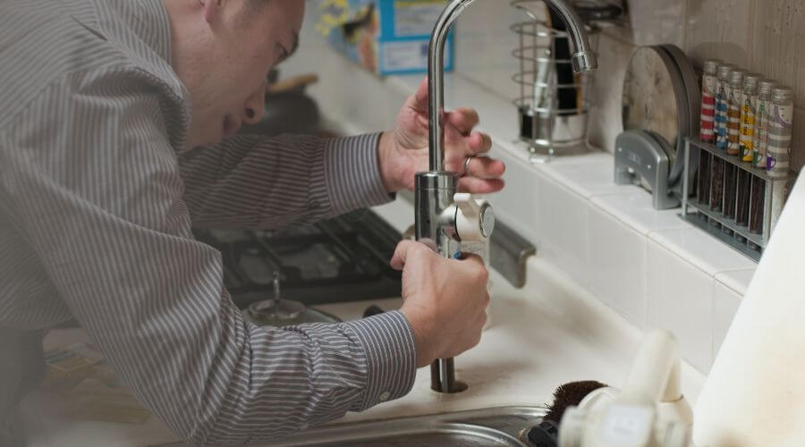 Expert burst pipe repair services in Ligonier, IN